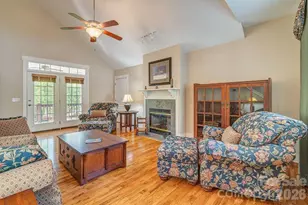 4 Olde Cottage Ln, Asheville, NC 28803 - Photo 6