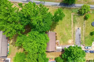 308 Clubview Ln, Matthews, NC 28105 - Photo 1