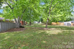 308 Clubview Ln, Matthews, NC 28105 - Photo 14