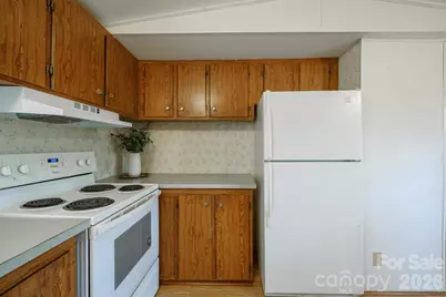 4021 26th Street Court NE, Hickory, NC 28601 - Photo 10