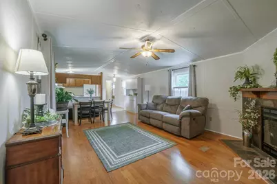 4021 26th Street Court NE, Hickory, NC 28601 - Photo 2
