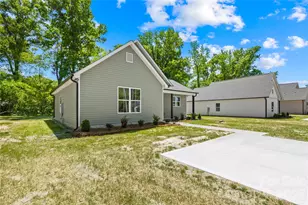 725 Clarinda St, Rock Hill, SC 29730 - Photo 2