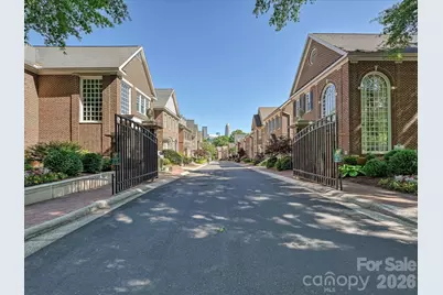 1117 Dilworth Crescent Row, Charlotte, NC 28203 - Photo 2