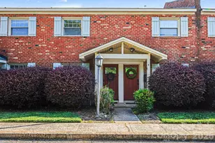 1201 Green Oaks Ln, Charlotte, NC 28205 - Photo 2