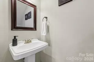 1201 Green Oaks Ln, Charlotte, NC 28205 - Photo 14