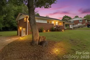 88 36th St NW, Hickory, NC 28601 - Photo 2
