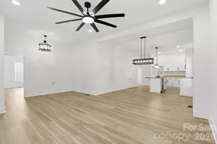 630 N Davis Ave, Newton, NC 28658 - Photo 6