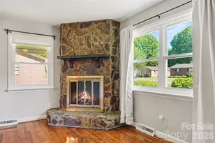 428 Frank Dr, Charlotte, NC 28215 - Photo 8