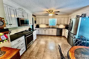 204 Brentwood Dr, Maiden, NC 28650 - Photo 4