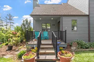 301 Robertson St, Burnsville, NC 28714 - Photo 2