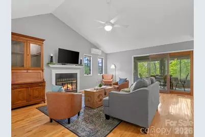 301 Robertson Street, Burnsville, NC 28714 - Photo 4