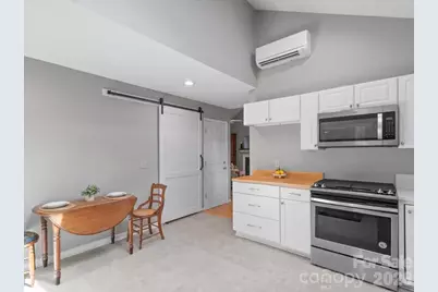 301 Robertson Street, Burnsville, NC 28714 - Photo 10