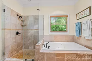 128 Churchill Downs Dr, Fairview, NC 28730 - Photo 18