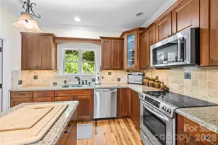 128 Churchill Downs Dr, Fairview, NC 28730 - Photo 10