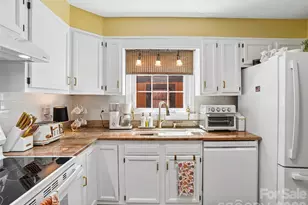 1737 Haywood Manor Rd, Hendersonville, NC 28791 - Photo 12