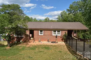 1082 Maple St, Granite Falls, NC 28630 - Photo 4