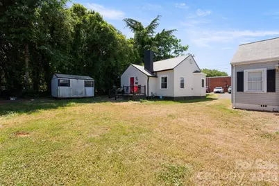 136 S Broadway Street, Forest City, NC 28043 - Photo 2