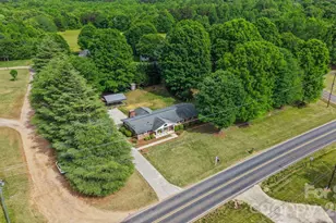 3328 Sulphur Springs Rd NE, Hickory, NC 28601 - Photo 42