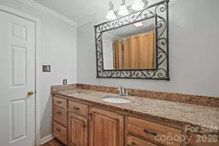 3328 Sulphur Springs Rd NE, Hickory, NC 28601 - Photo 20