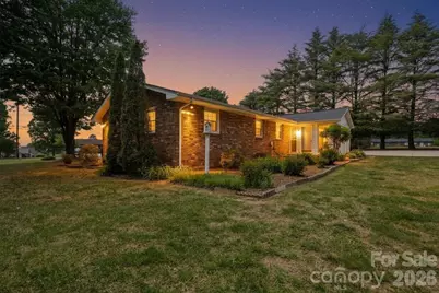 3328 Sulphur Springs Road NE, Hickory, NC 28601 - Photo 2