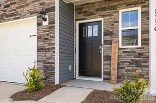 1334 37th Ave Lane NE, Hickory, NC 28601 - Photo 2
