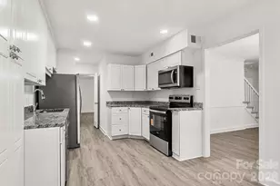 6748 Constitution Ln, Charlotte, NC 28210 - Photo 8