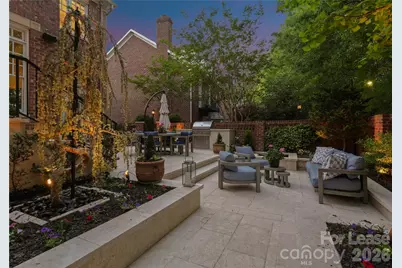 1124 Dilworth Crescent Row, Charlotte, NC 28203 - Photo 4