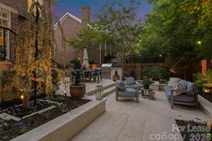 1124 Dilworth Crescent Row, Charlotte, NC 28203 - Photo 4