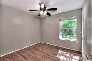 8110 Slickrock Cir, Charlotte, NC 28215 - Photo 32