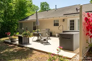 8110 Slickrock Cir, Charlotte, NC 28215 - Photo 22