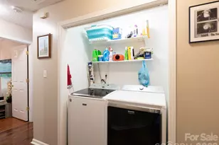 8110 Slickrock Cir, Charlotte, NC 28215 - Photo 12