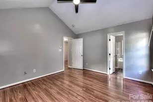 8110 Slickrock Cir, Charlotte, NC 28215 - Photo 18