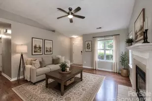 8110 Slickrock Cir, Charlotte, NC 28215 - Photo 2