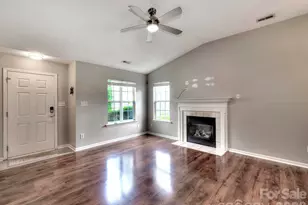 8110 Slickrock Cir, Charlotte, NC 28215 - Photo 8