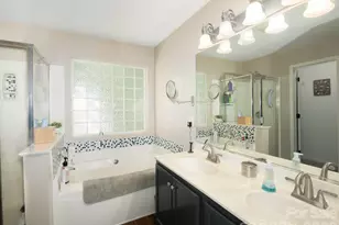 8110 Slickrock Cir, Charlotte, NC 28215 - Photo 18