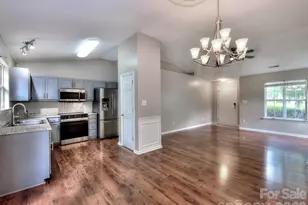 8110 Slickrock Cir, Charlotte, NC 28215 - Photo 12