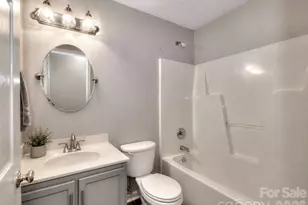8110 Slickrock Cir, Charlotte, NC 28215 - Photo 16