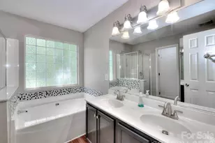 8110 Slickrock Cir, Charlotte, NC 28215 - Photo 20