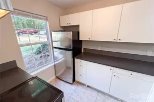 4037 Briarhill Dr, Charlotte, NC 28215 - Photo 6