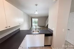 4037 Briarhill Dr, Charlotte, NC 28215 - Photo 8