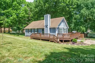 2050 16th Ave Pl SW, Hickory, NC 28602 - Photo 2