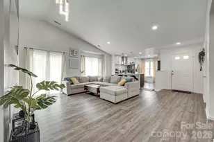 7442 Crestside Ln, Charlotte, NC 28227 - Photo 6