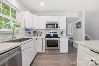 8170 Rudolph Road, Charlotte, NC 28216 - Photo 14