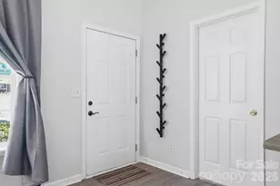 8170 Rudolph Rd, Charlotte, NC 28216 - Photo 4