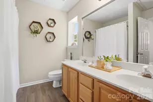 8170 Rudolph Rd, Charlotte, NC 28216 - Photo 32