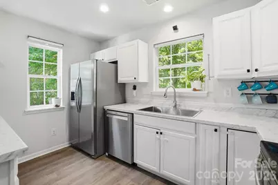 8170 Rudolph Road, Charlotte, NC 28216 - Photo 12