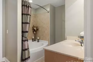 4620 Piedmont Row Dr, Charlotte, NC 28210 - Photo 14