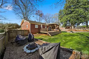 904 15th St NW, Conover, NC 28613 - Photo 6