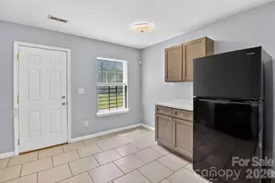 3335 Avalon Ave, Charlotte, NC 28208 - Photo 12
