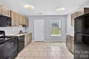3335 Avalon Ave, Charlotte, NC 28208 - Photo 2